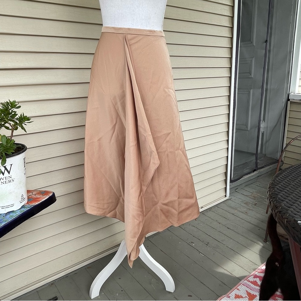 BCBGMAXAZRIA Caryln Satin Skirt in Maple Size L (NWT) - Picture 7 of 13